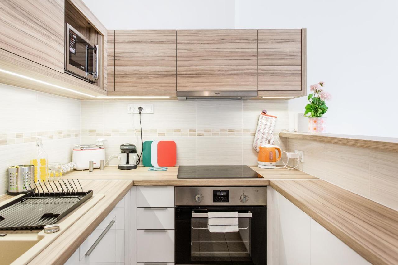 The Downtown Chill Apartment Будапеща Екстериор снимка
