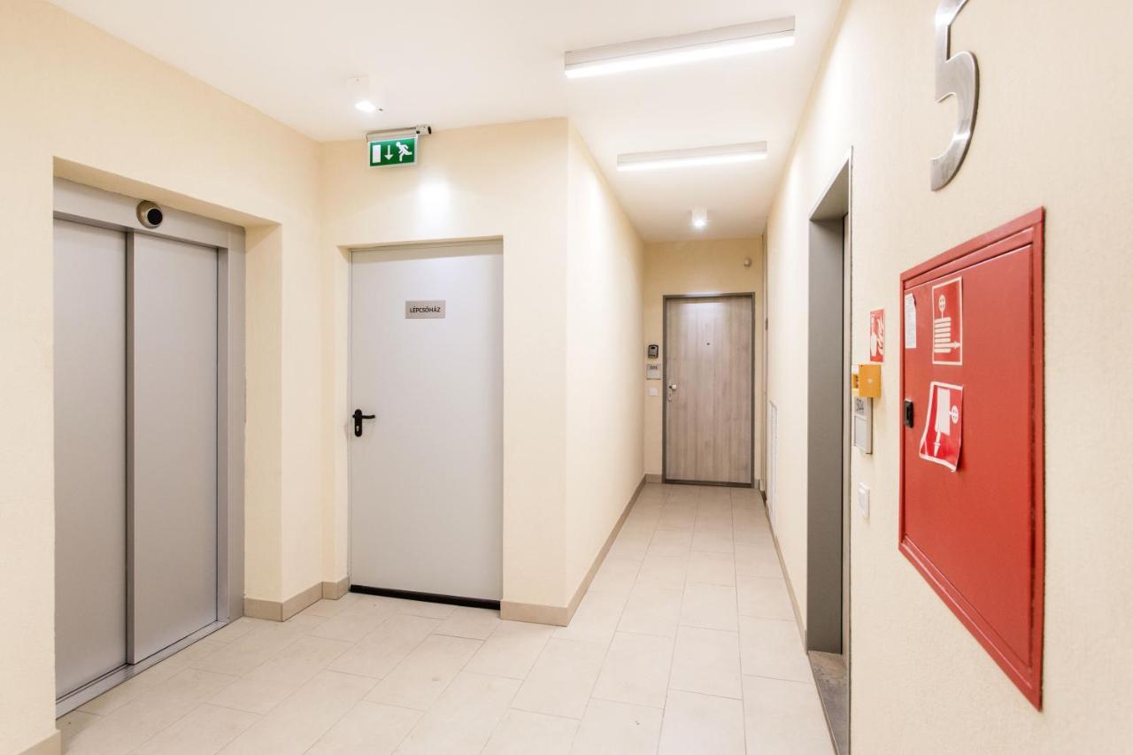The Downtown Chill Apartment Будапеща Екстериор снимка